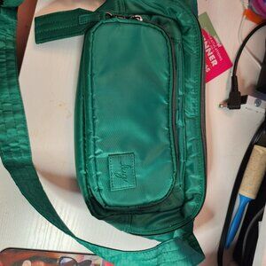 Lug Hitch Kelly Green